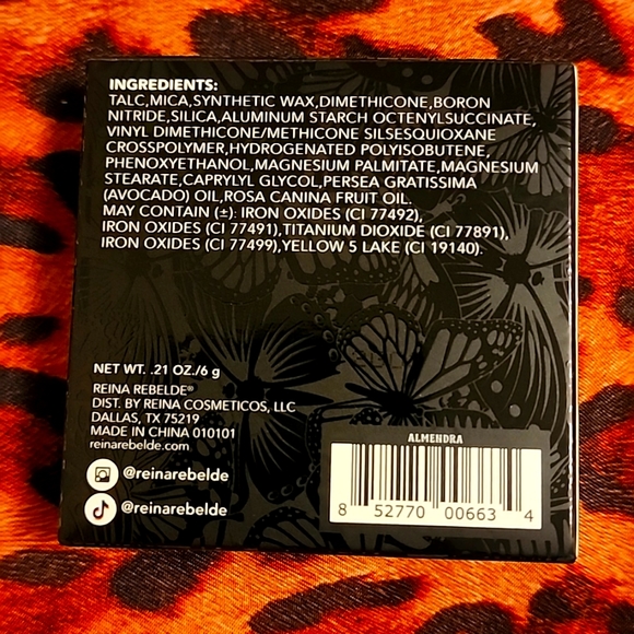 Reina Rebelde finishing powder - Picture 2 of 5